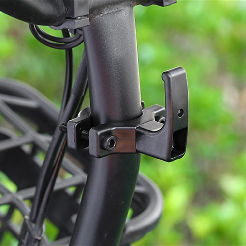 خطافات لتعليق ملحقات خوذة الدر - مراجعة Cycling Backpack وسعره